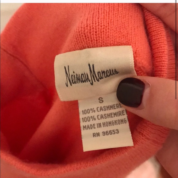 Neiman Marcus 100% Cashmere Sweater, Small EXCELLENT condi - Picture 4 of 4